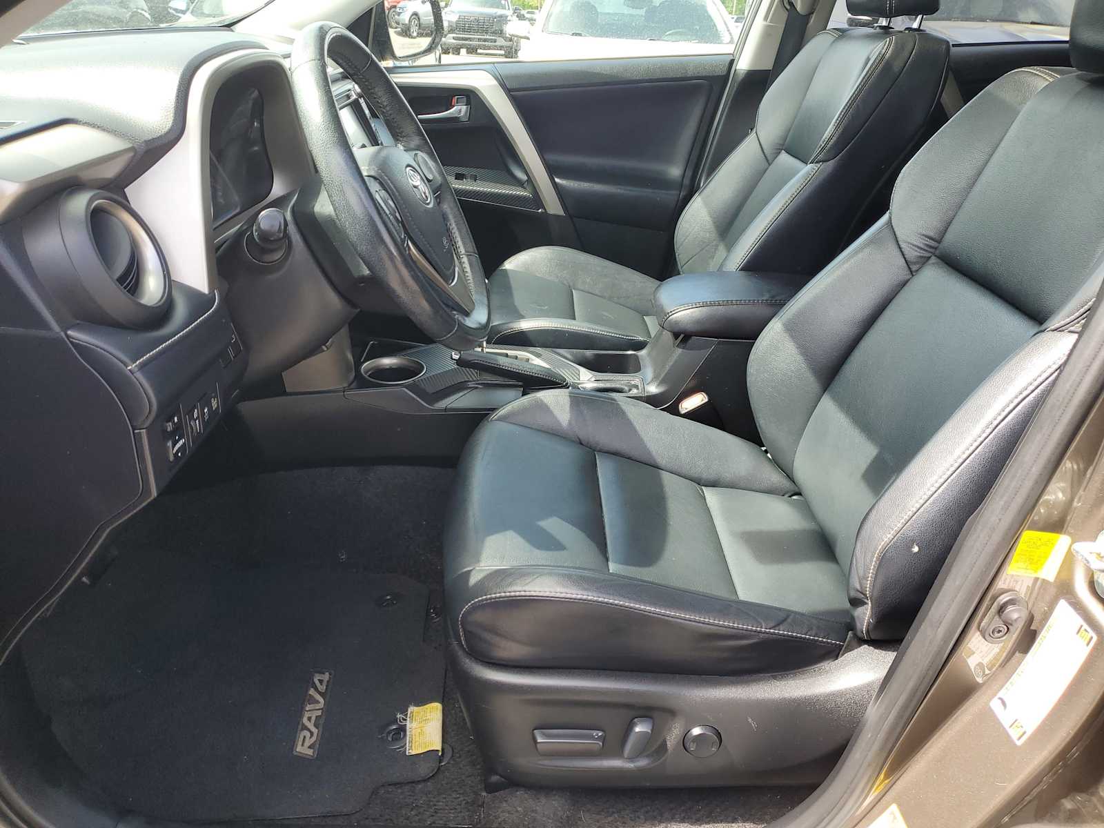 Thumbnail: 2015 Toyota RAV4 - 19