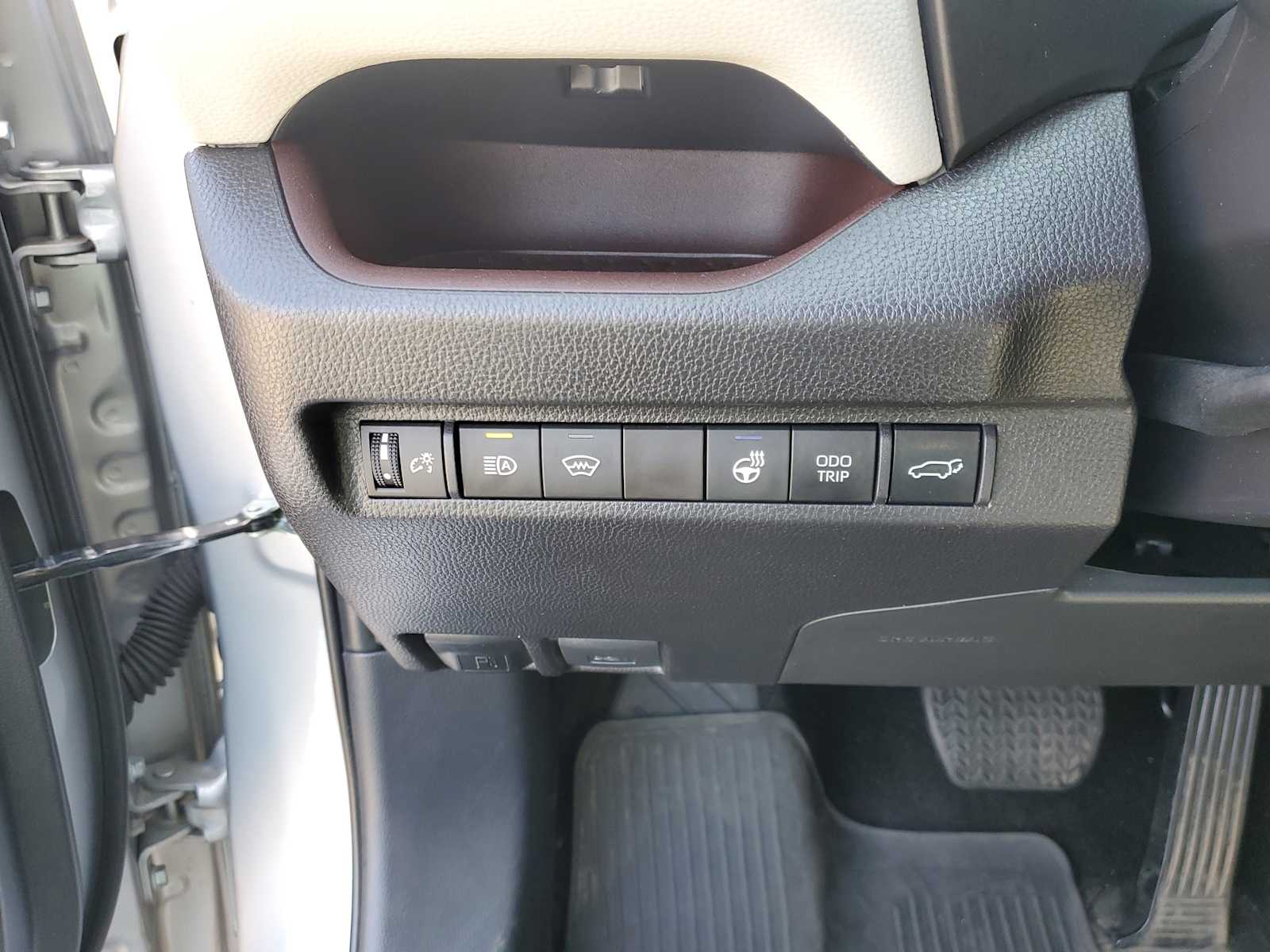 Thumbnail: 2025 Toyota RAV4 - 22