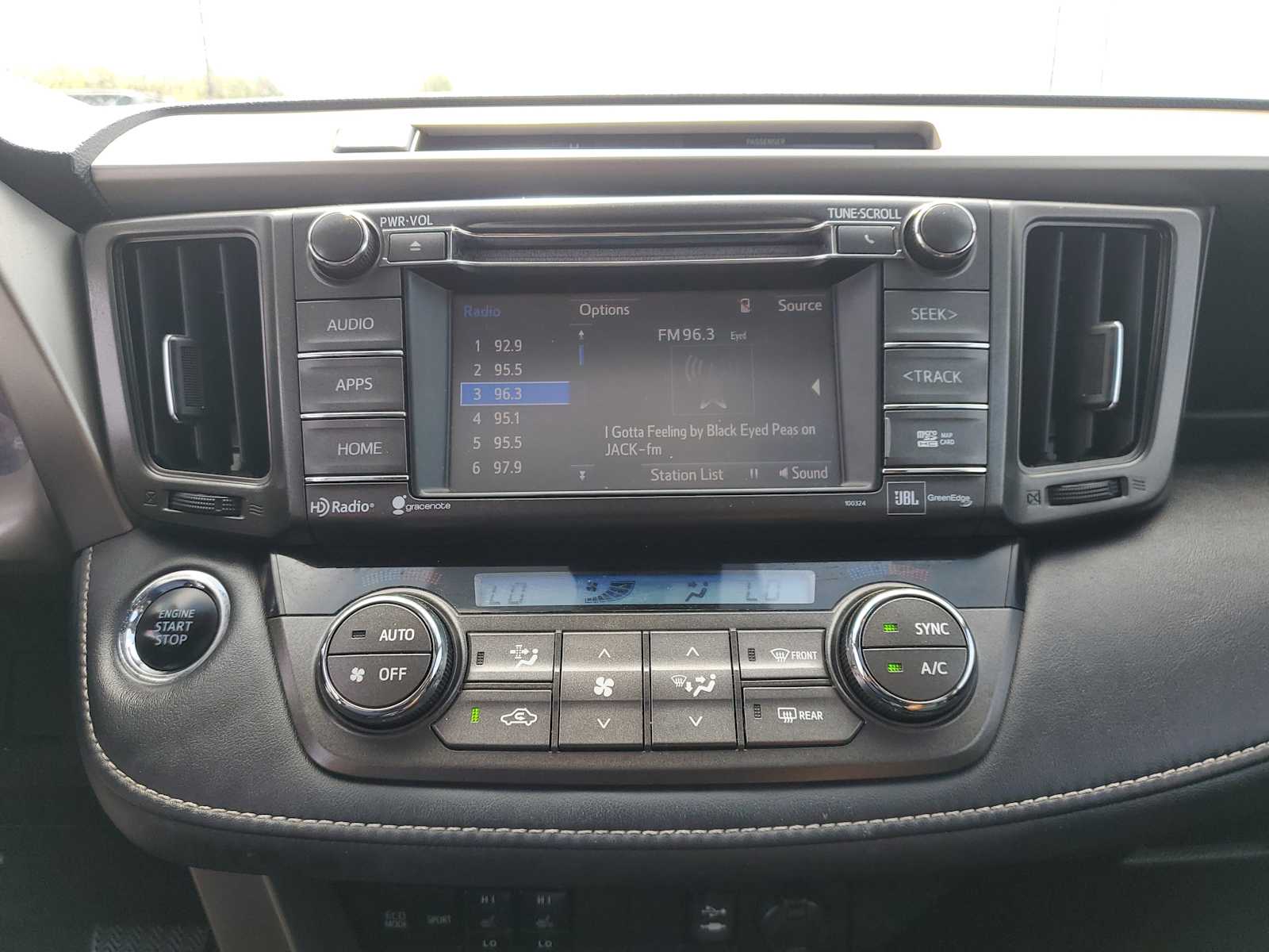 Thumbnail: 2015 Toyota RAV4 - 30