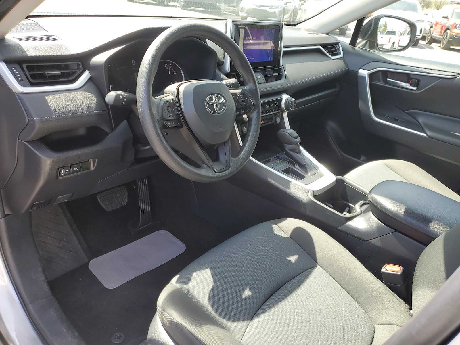 Thumbnail: 2024 Toyota RAV4 - 20