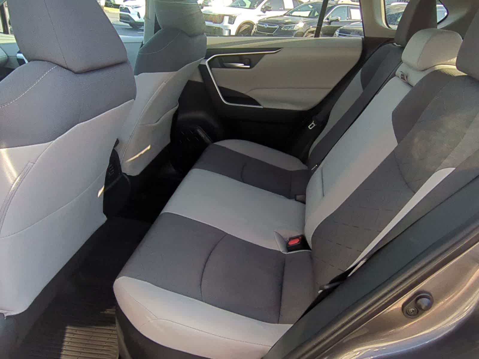 Thumbnail: 2021 Toyota RAV4 - 21