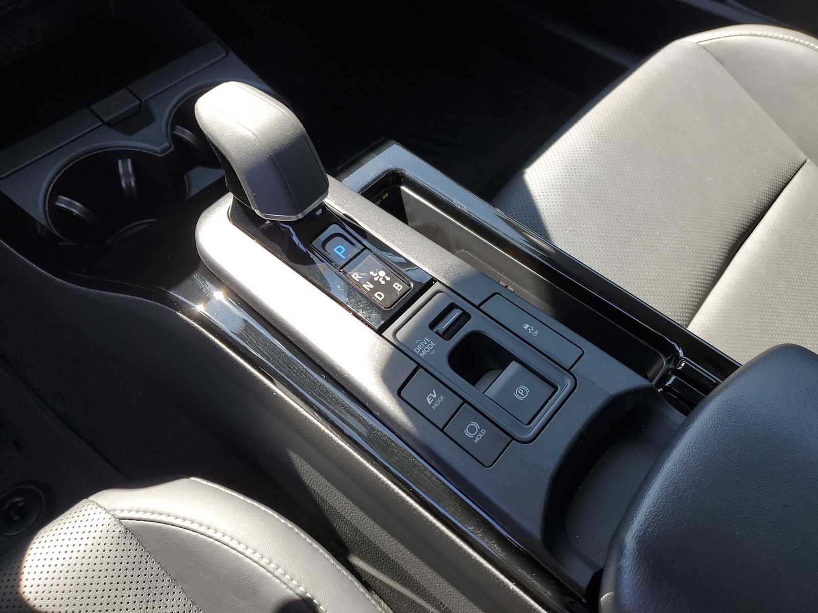 Thumbnail: 2023 Toyota Prius - 31