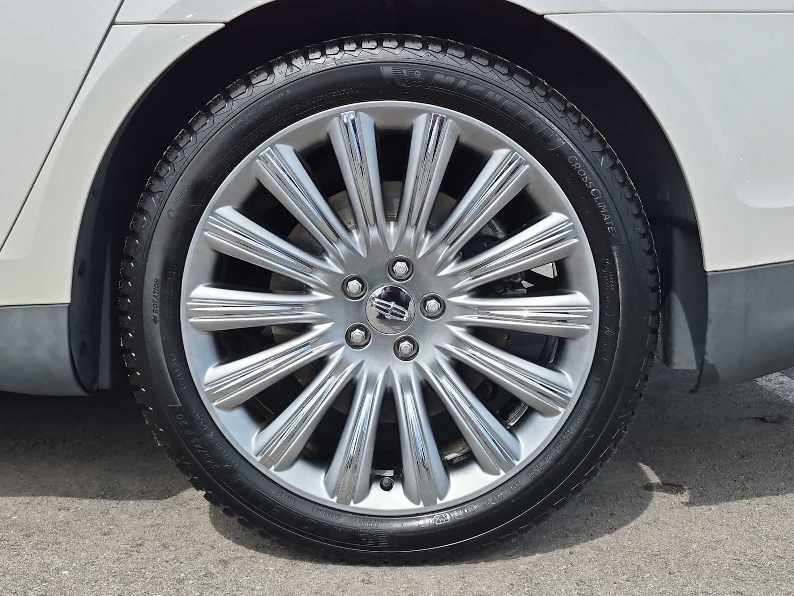 Thumbnail: 2015 Lincoln MKS - 5