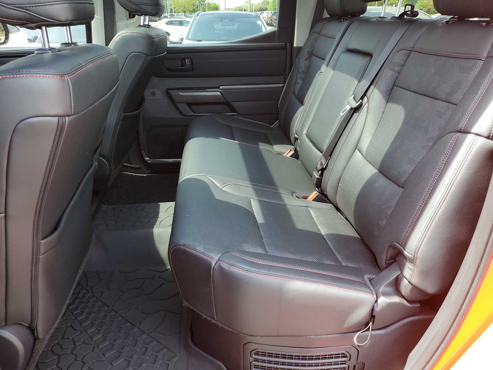 Thumbnail: 2022 Toyota Tundra - 10