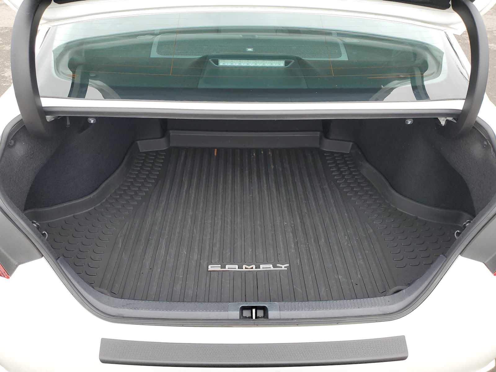 Thumbnail: 2022 Toyota Camry - 8