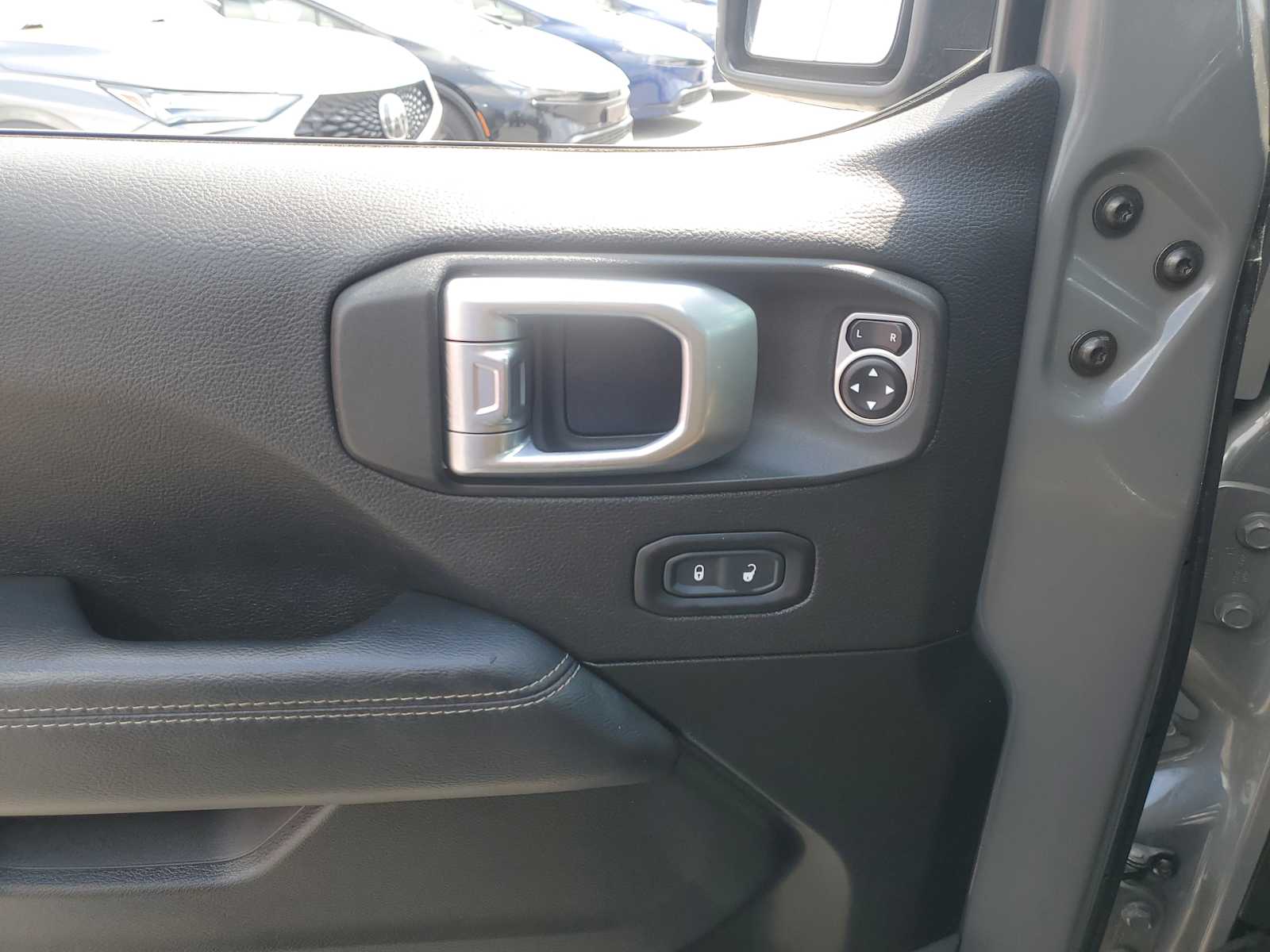 Thumbnail: 2020 Jeep Gladiator - 15