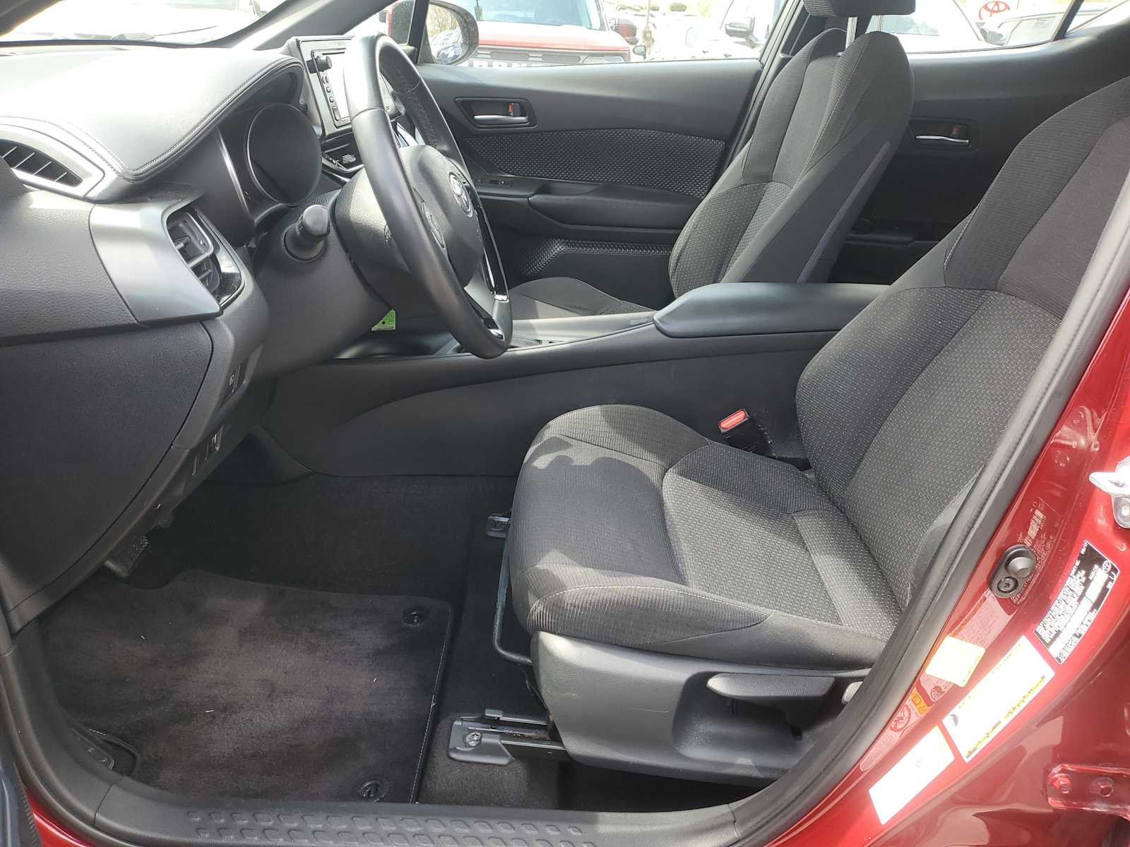 Thumbnail: 2018 Toyota C-HR - 18