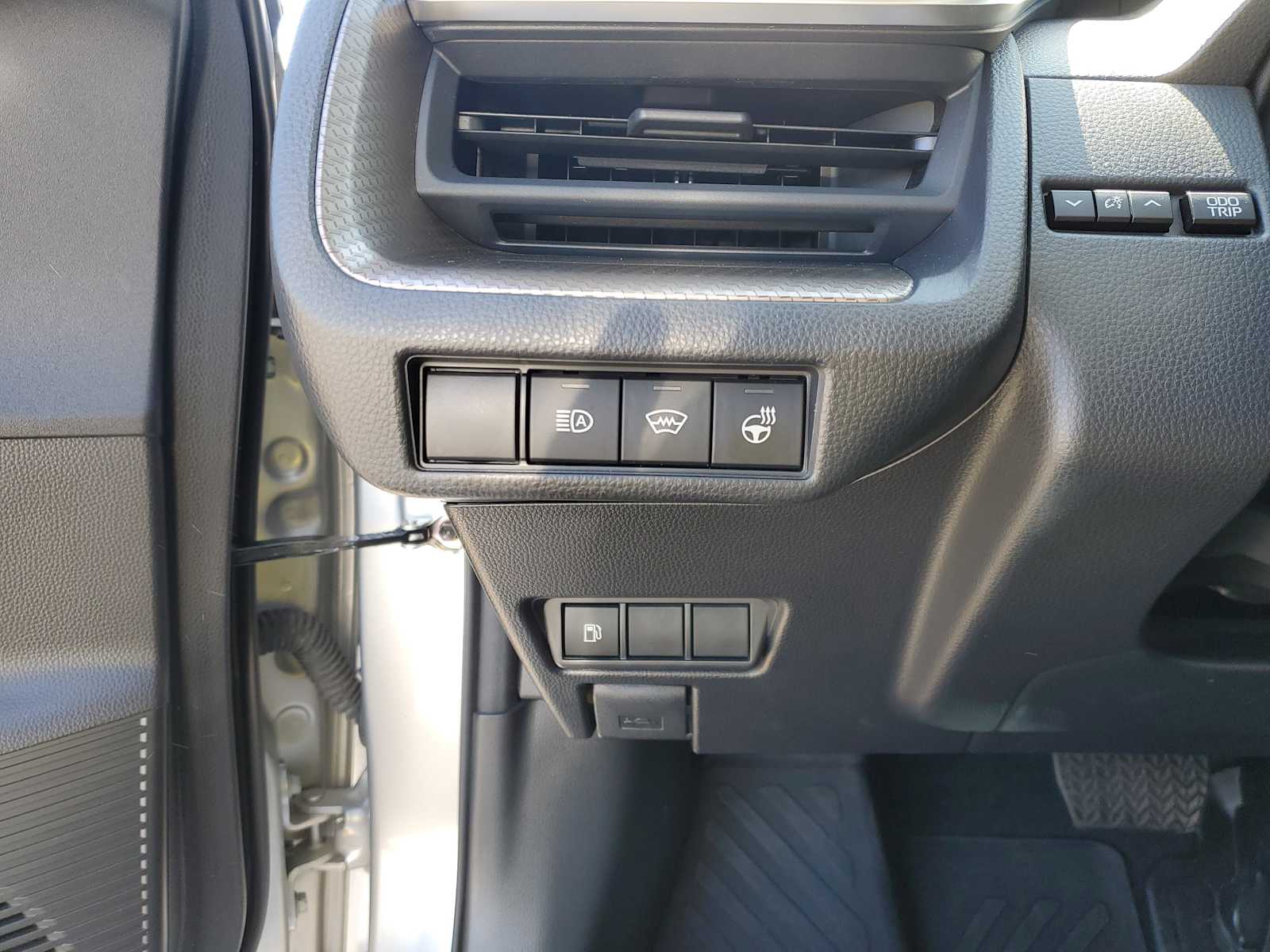 Thumbnail: 2023 Toyota Prius - 21