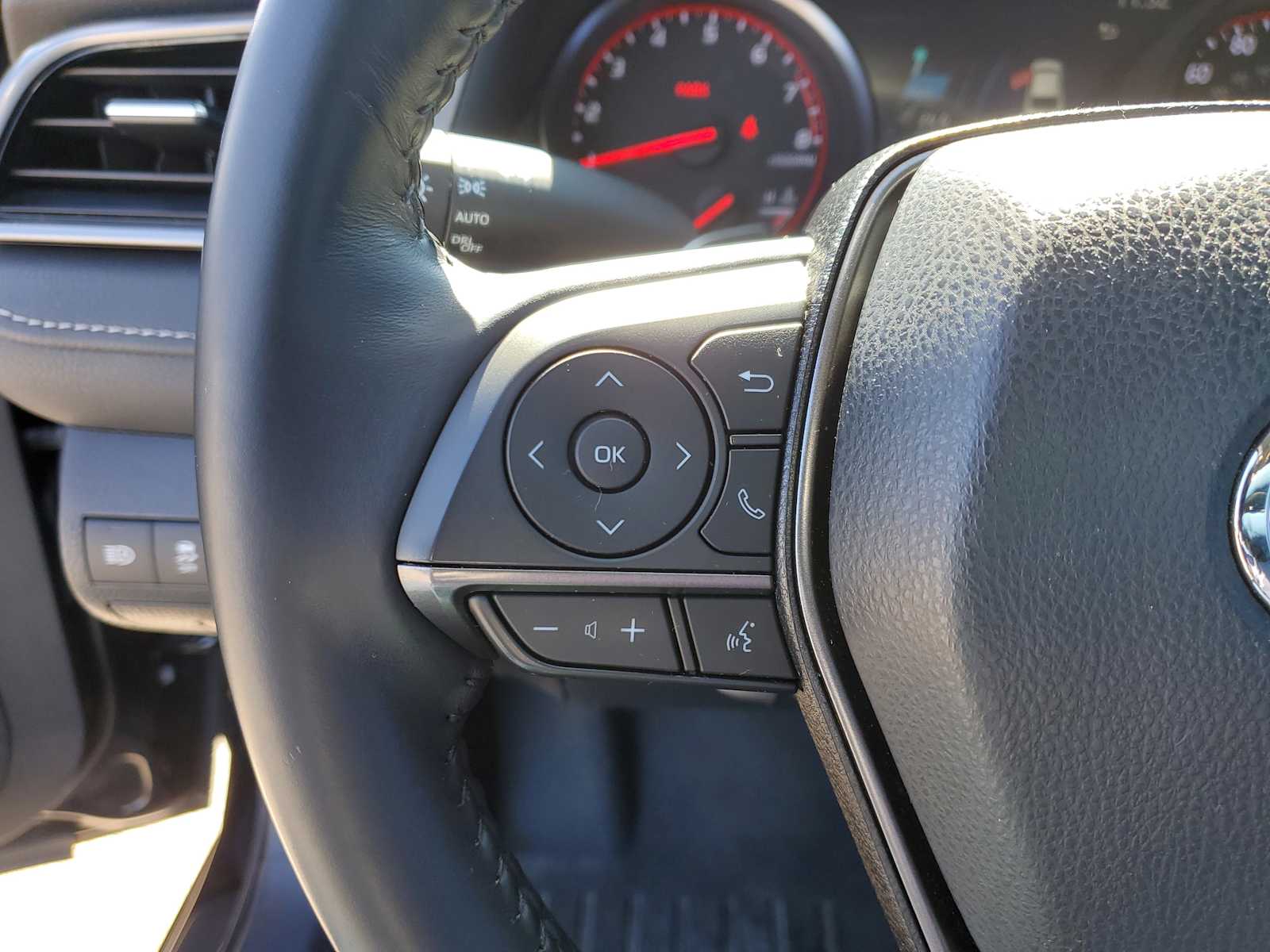 Thumbnail: 2021 Toyota Camry - 22