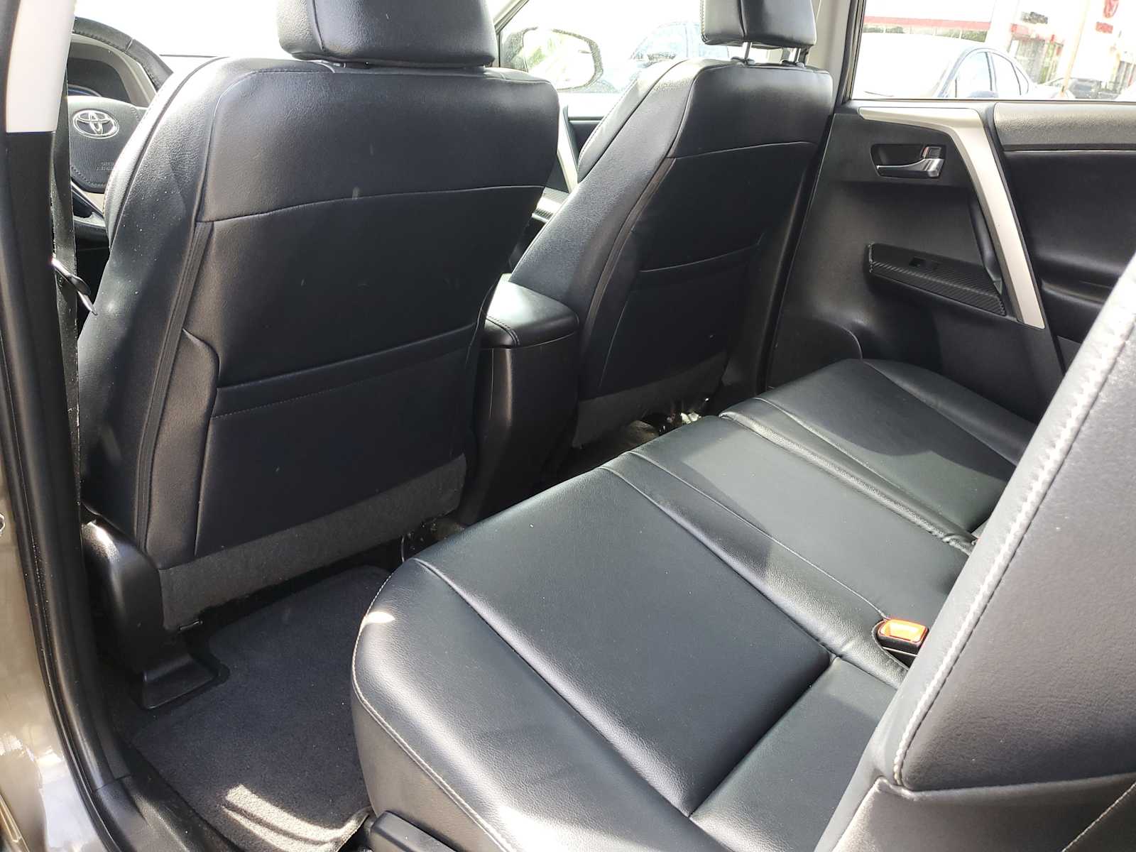 Thumbnail: 2015 Toyota RAV4 - 14