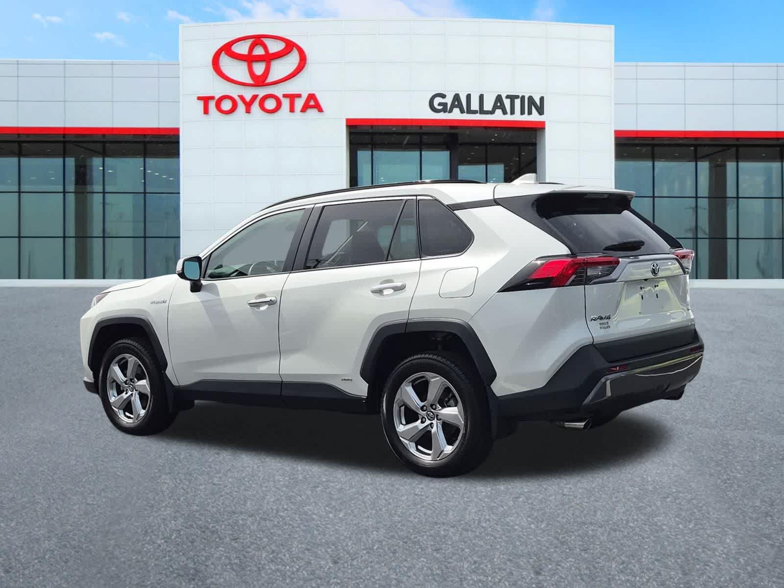 Thumbnail: 2021 Toyota RAV4 - 6
