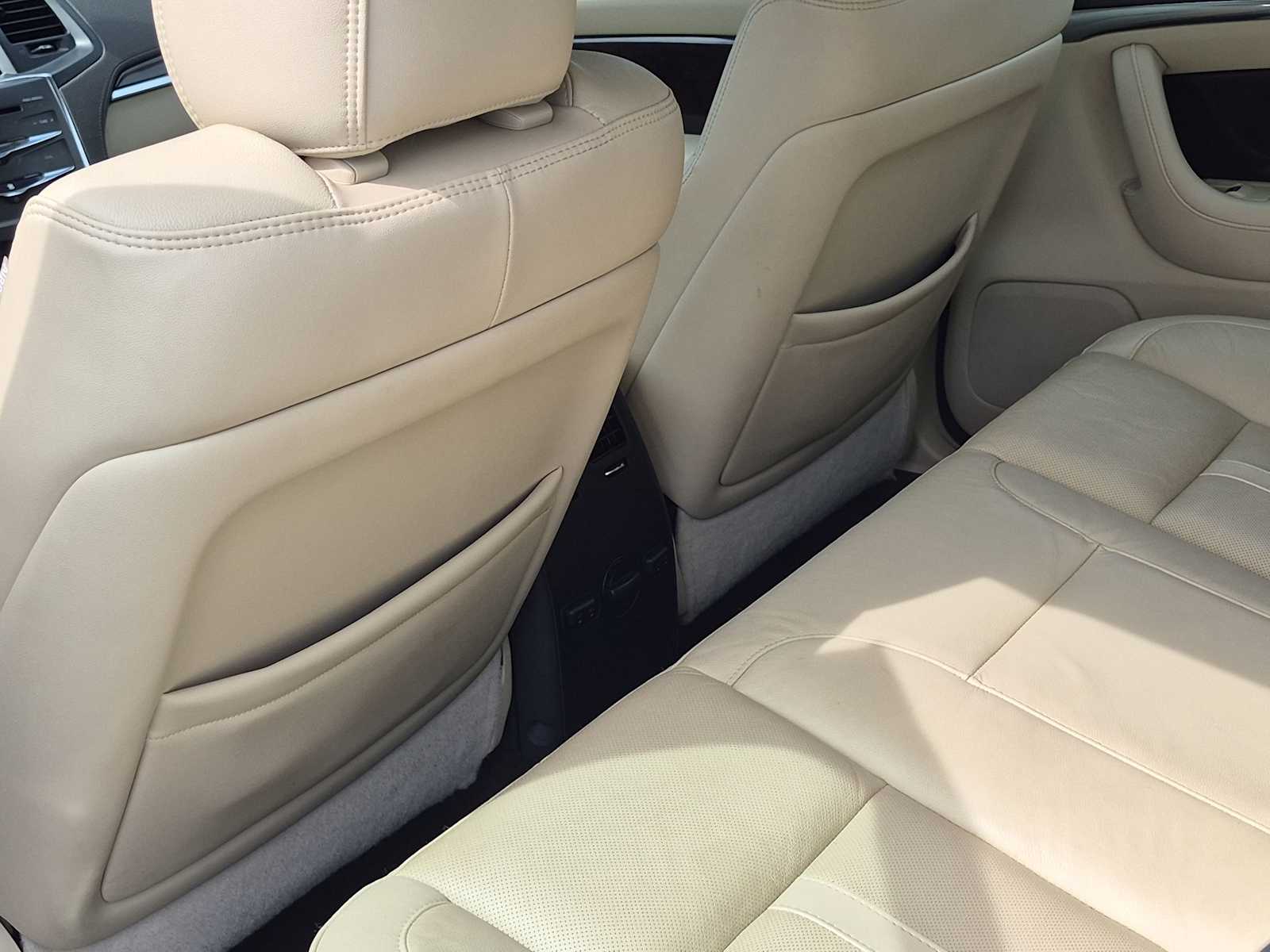 Thumbnail: 2015 Lincoln MKS - 9