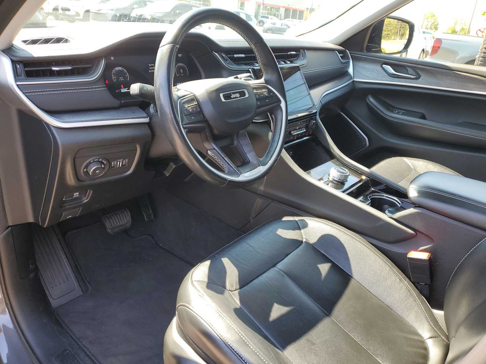 Thumbnail: 2021 Jeep Grand Cherokee L - 21