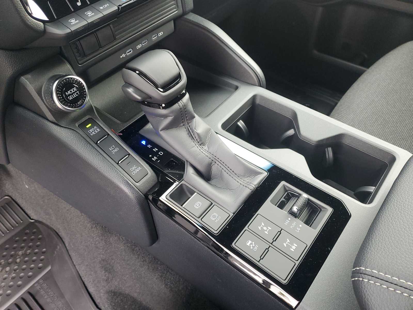 Thumbnail: 2026 Toyota Land Cruiser - 32