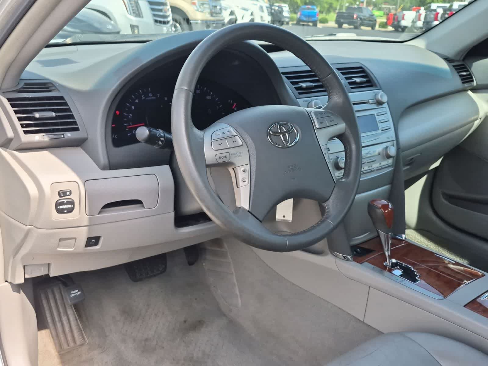 Thumbnail: 2011 Toyota Camry - 10