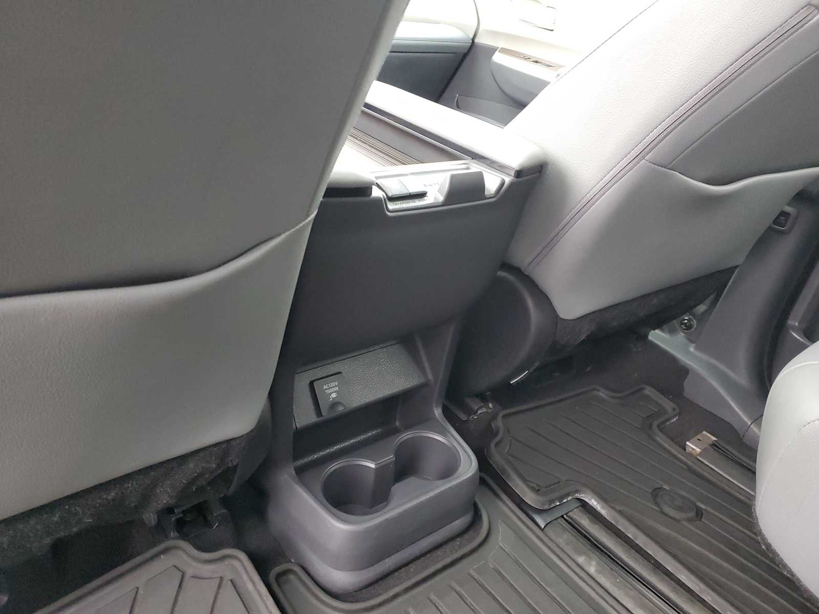 Thumbnail: 2024 Toyota Sienna - 13