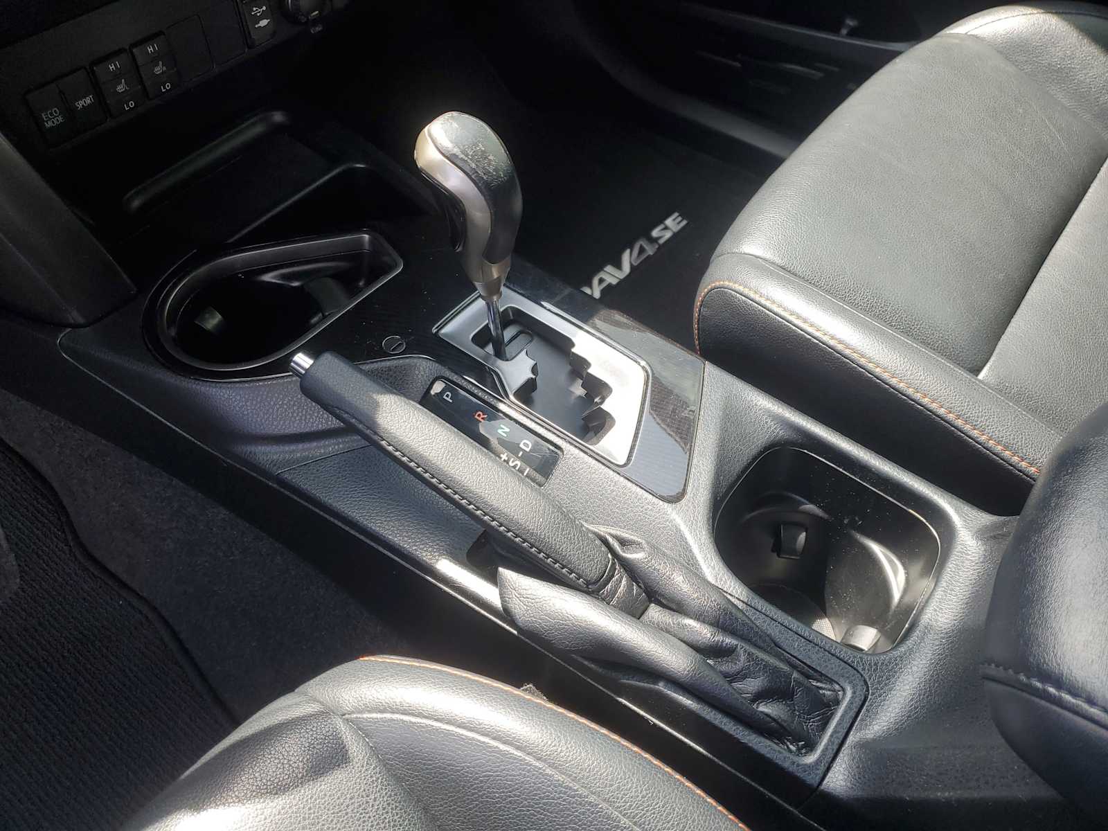 Thumbnail: 2017 Toyota RAV4 - 34