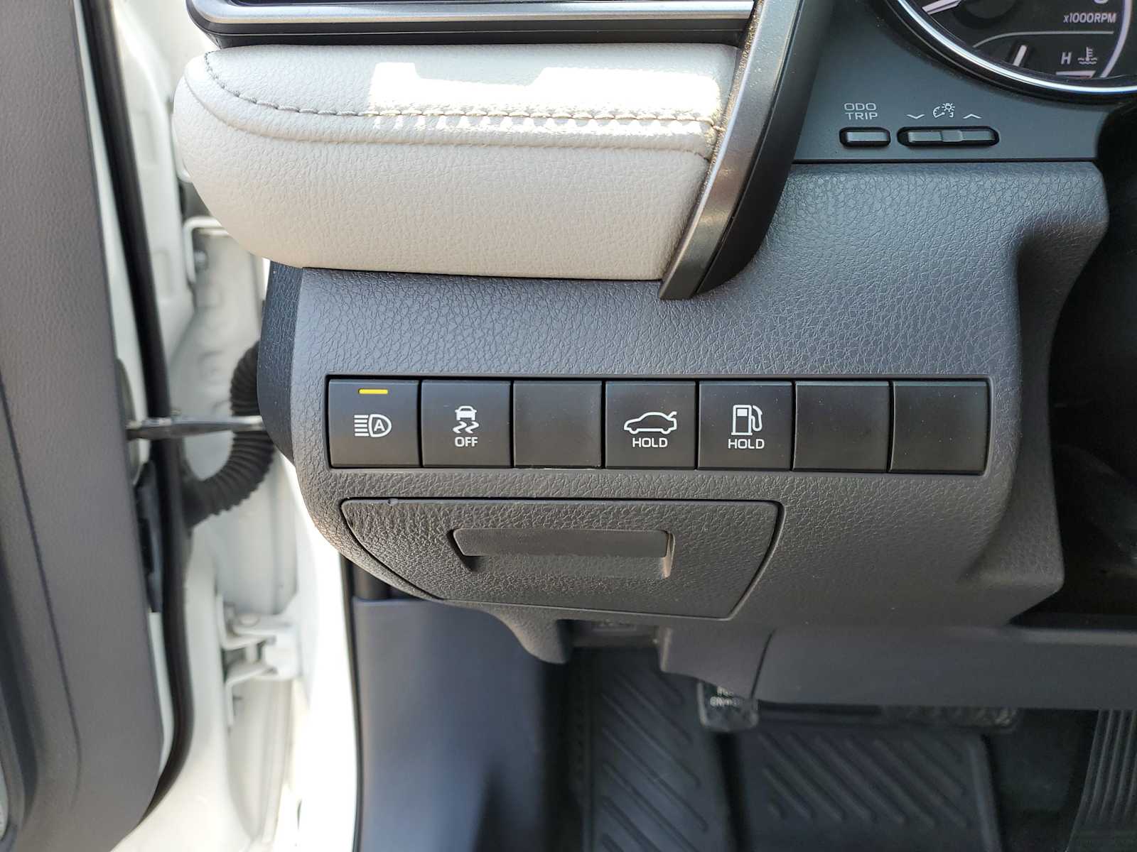 Thumbnail: 2019 Toyota Camry - 20