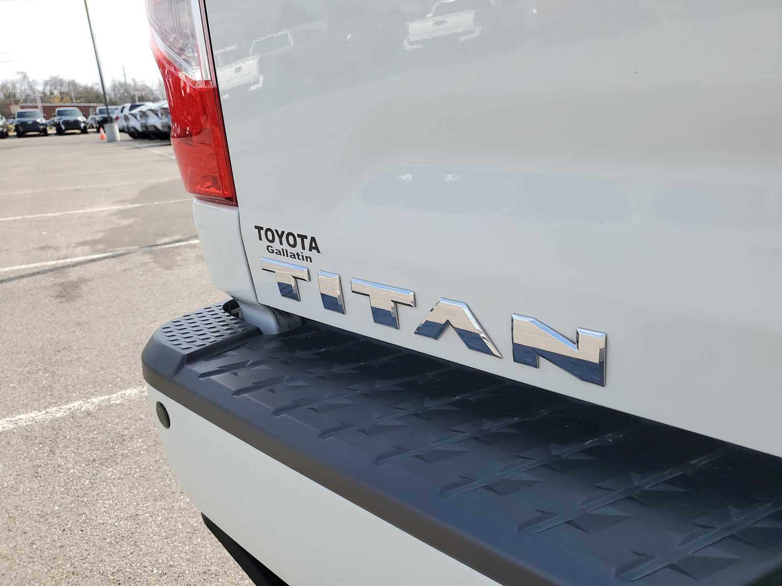 Thumbnail: 2019 Nissan Titan - 8