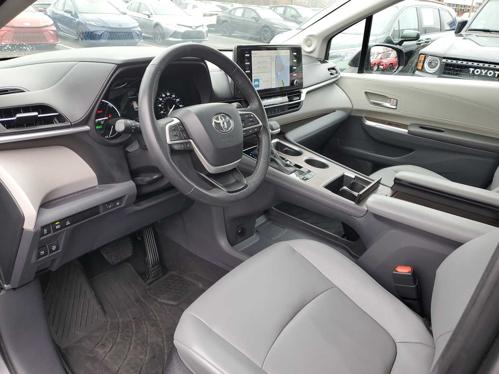 Thumbnail: 2024 Toyota Sienna - 20