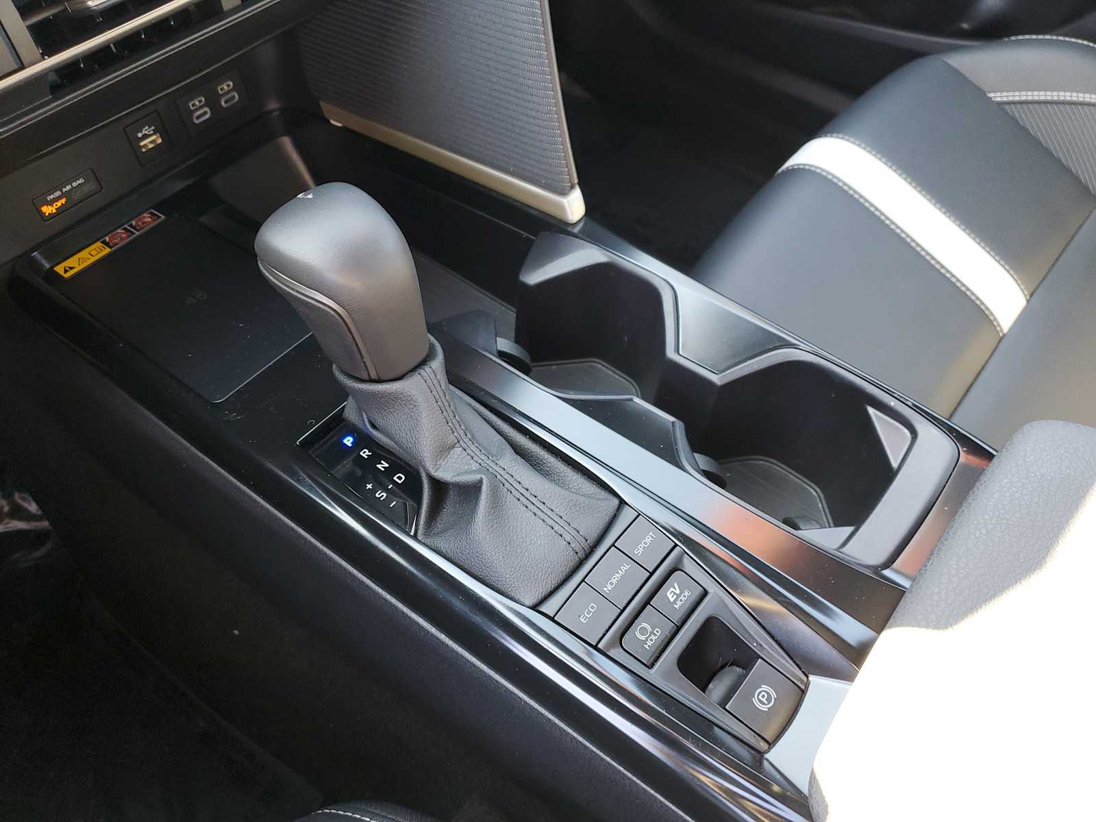 Thumbnail: 2025 Toyota Camry - 32