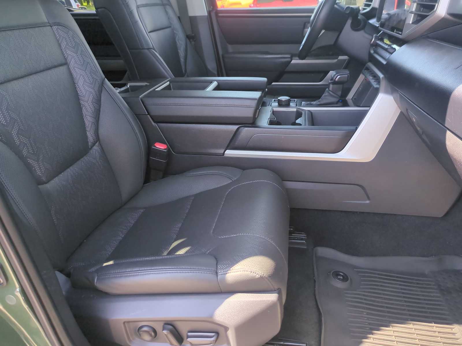Thumbnail: 2022 Toyota Tundra - 14