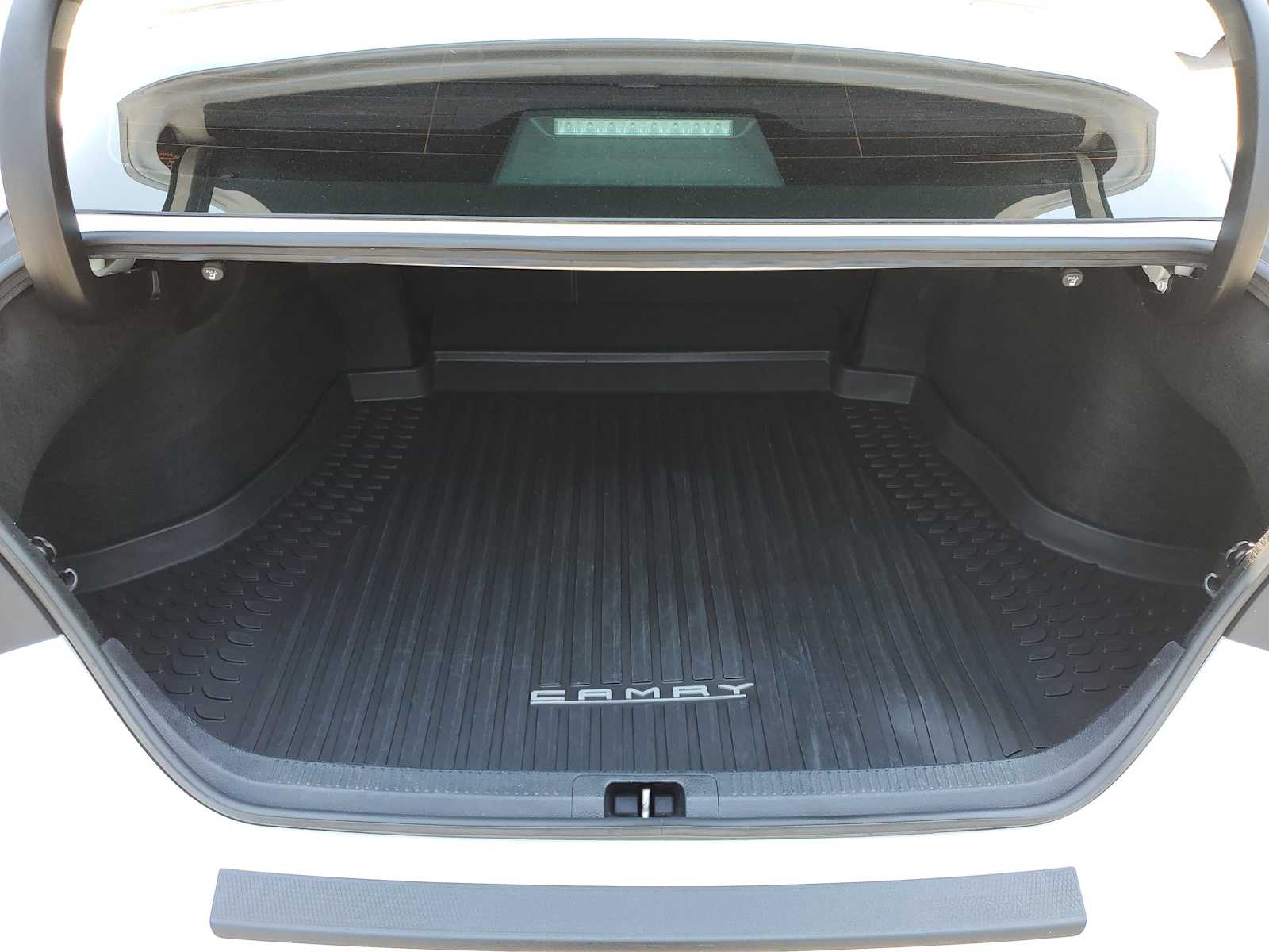 Thumbnail: 2019 Toyota Camry - 8