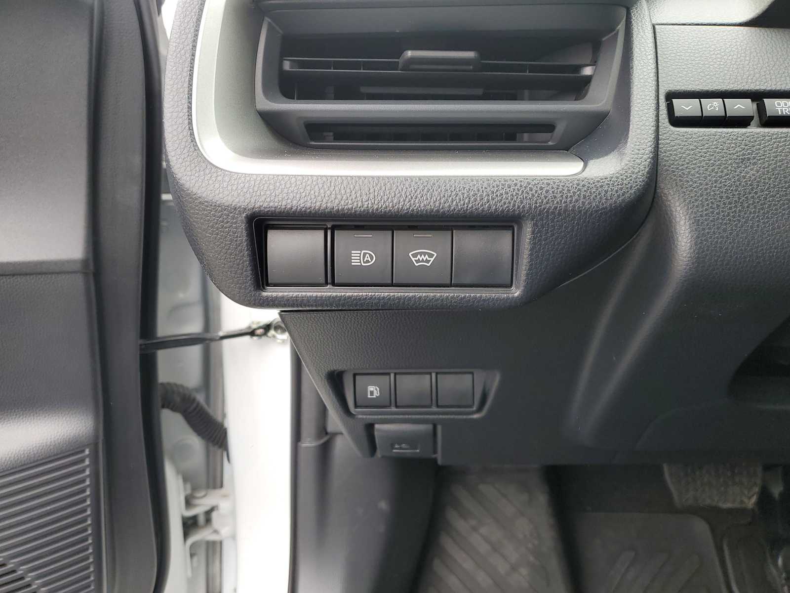 Thumbnail: 2024 Toyota Prius - 20