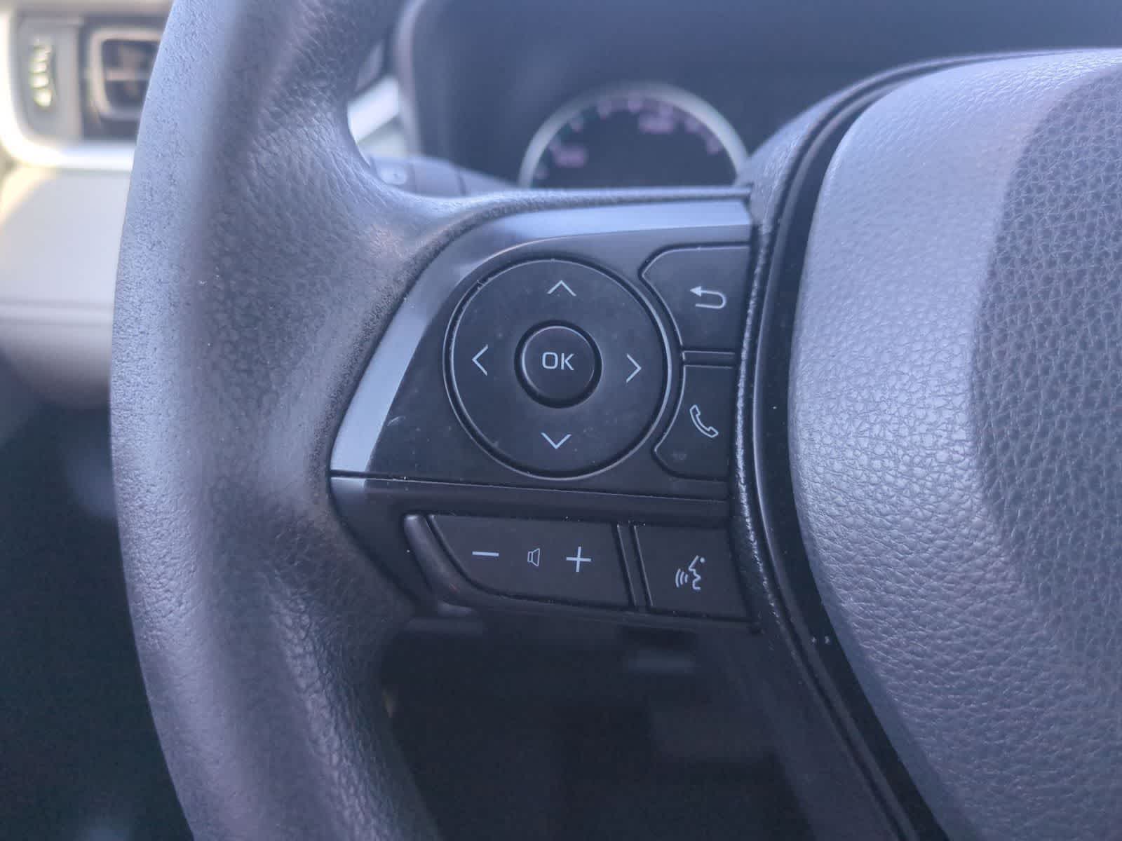 Thumbnail: 2021 Toyota RAV4 - 25