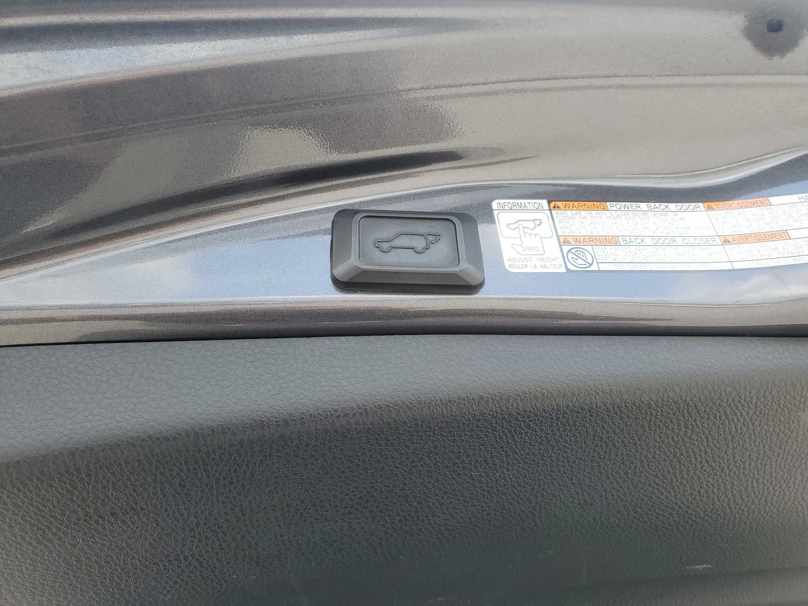 Thumbnail: 2017 Toyota RAV4 - 10