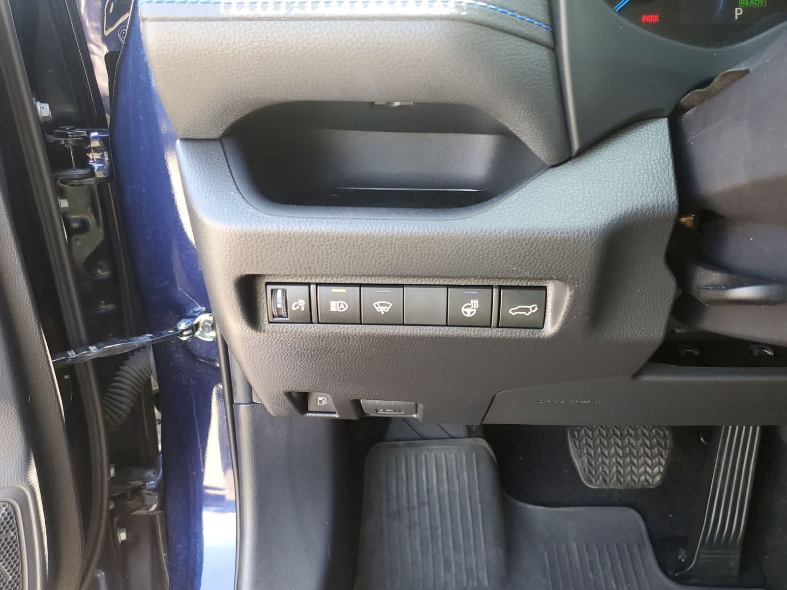 Thumbnail: 2021 Toyota RAV4 - 22