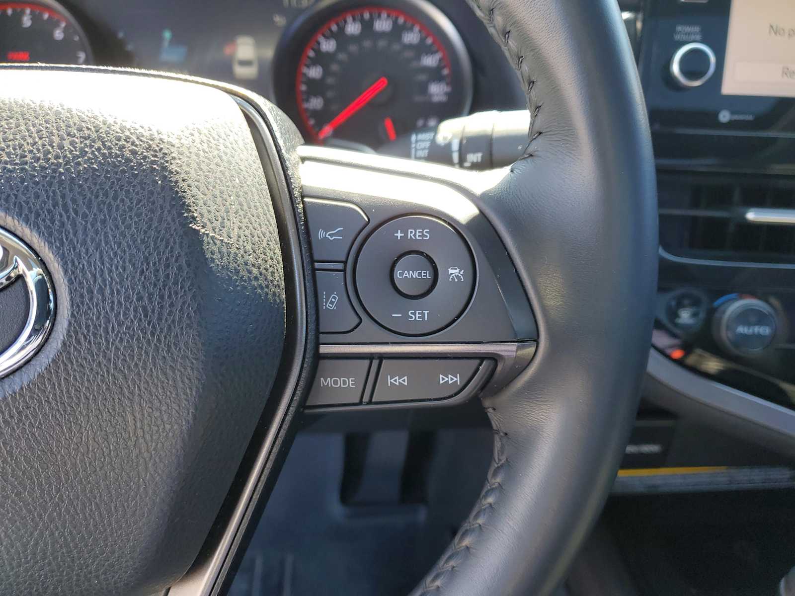 Thumbnail: 2021 Toyota Camry - 23