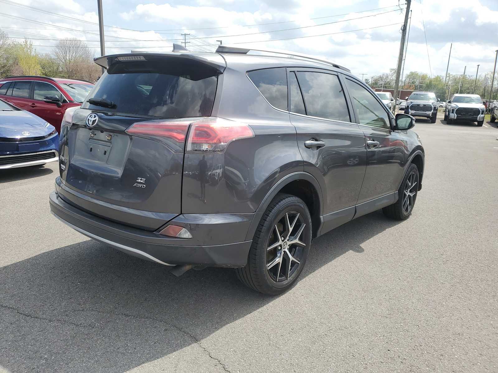 Thumbnail: 2017 Toyota RAV4 - 3