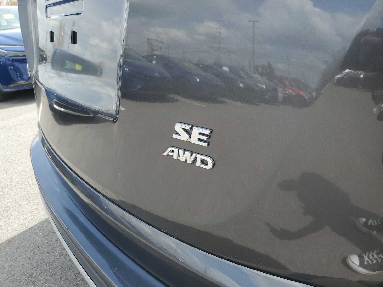 Thumbnail: 2017 Toyota RAV4 - 7