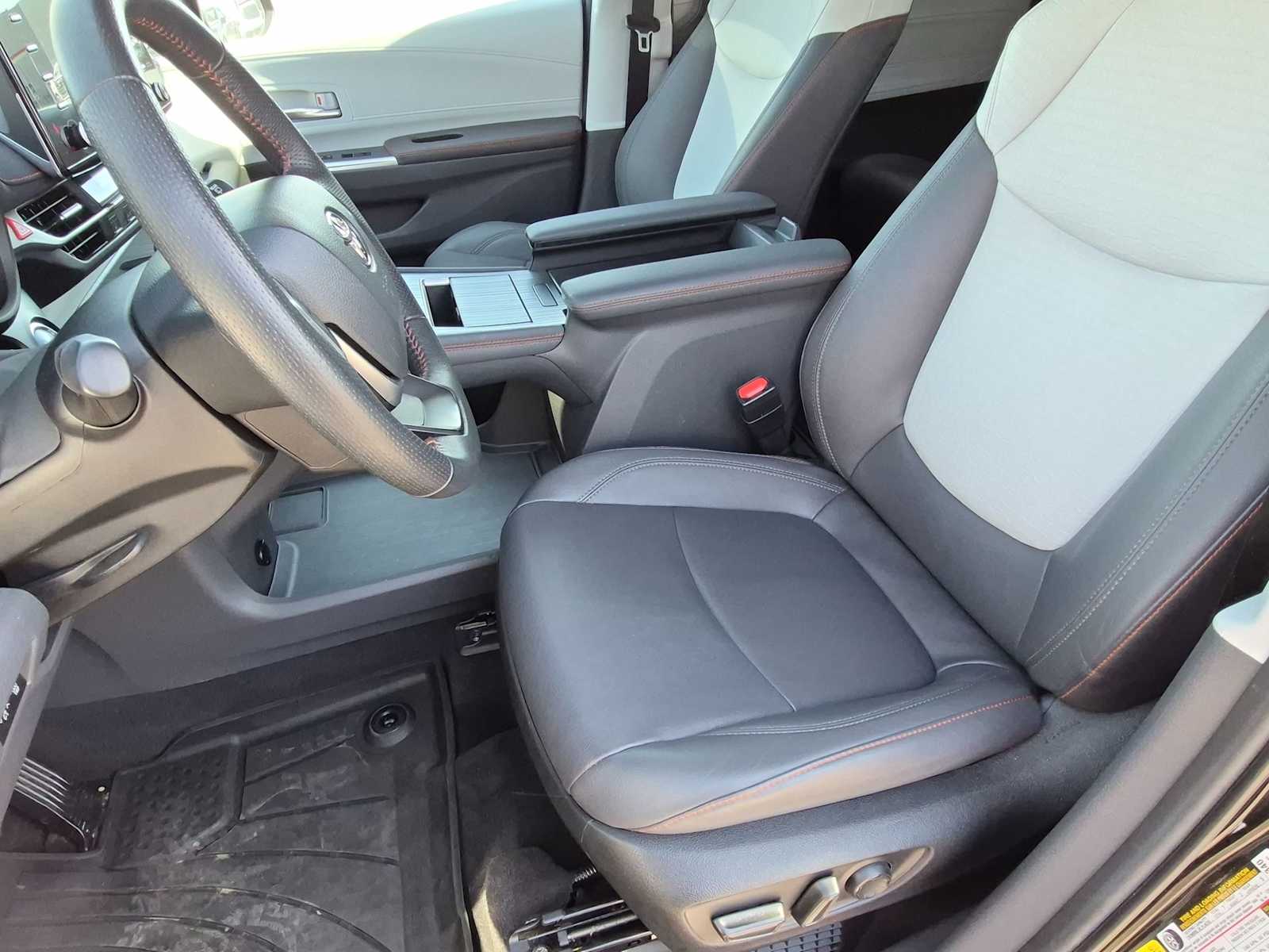Thumbnail: 2024 Toyota Sienna - 6