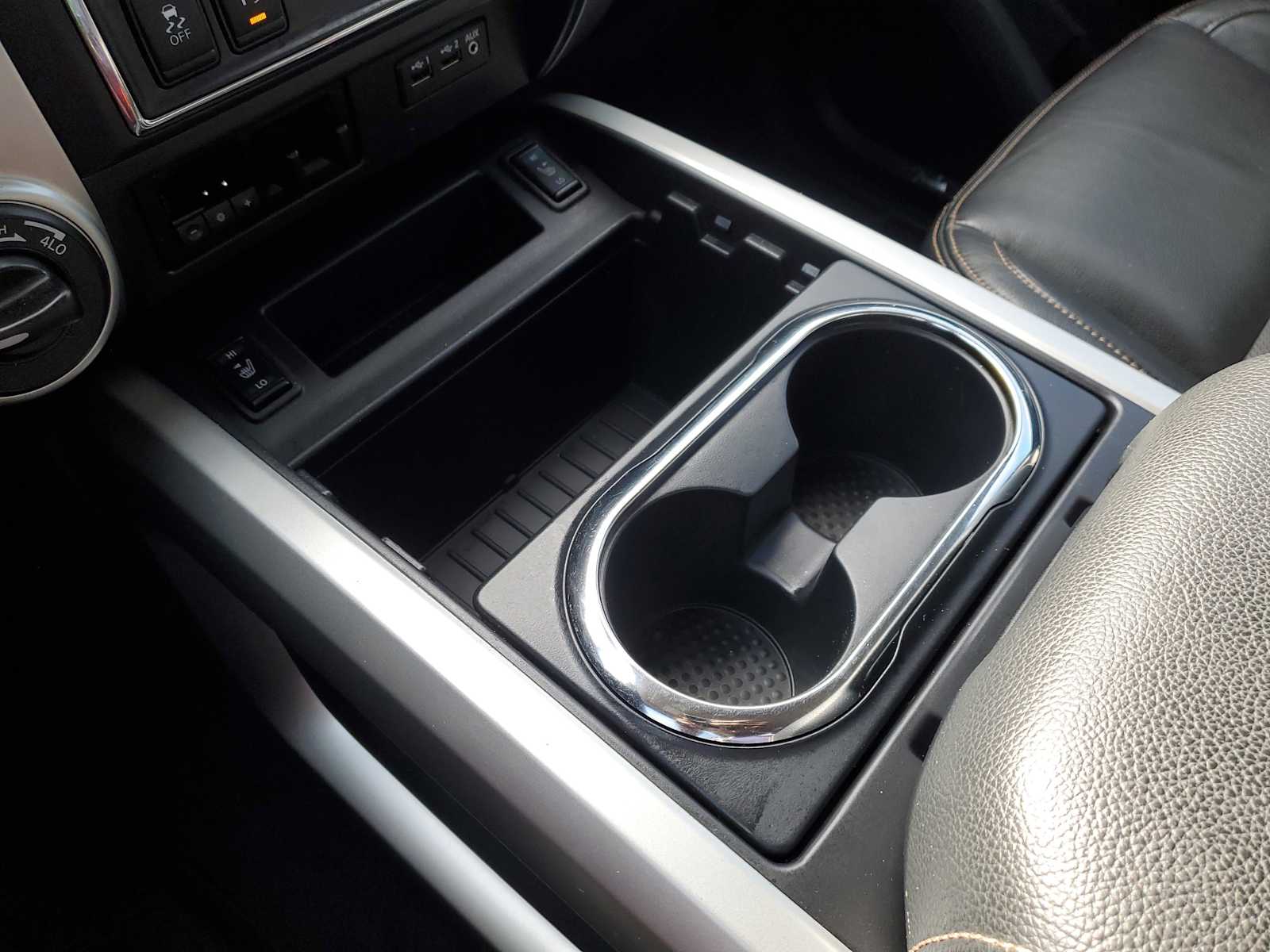 Thumbnail: 2019 Nissan Titan - 31