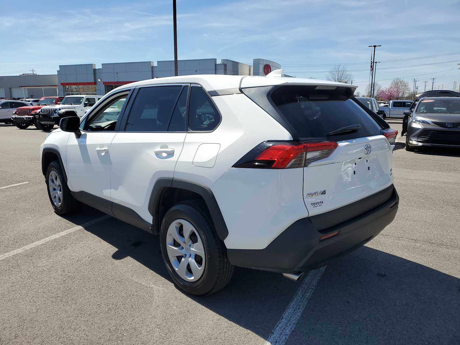 Thumbnail: 2024 Toyota RAV4 - 2