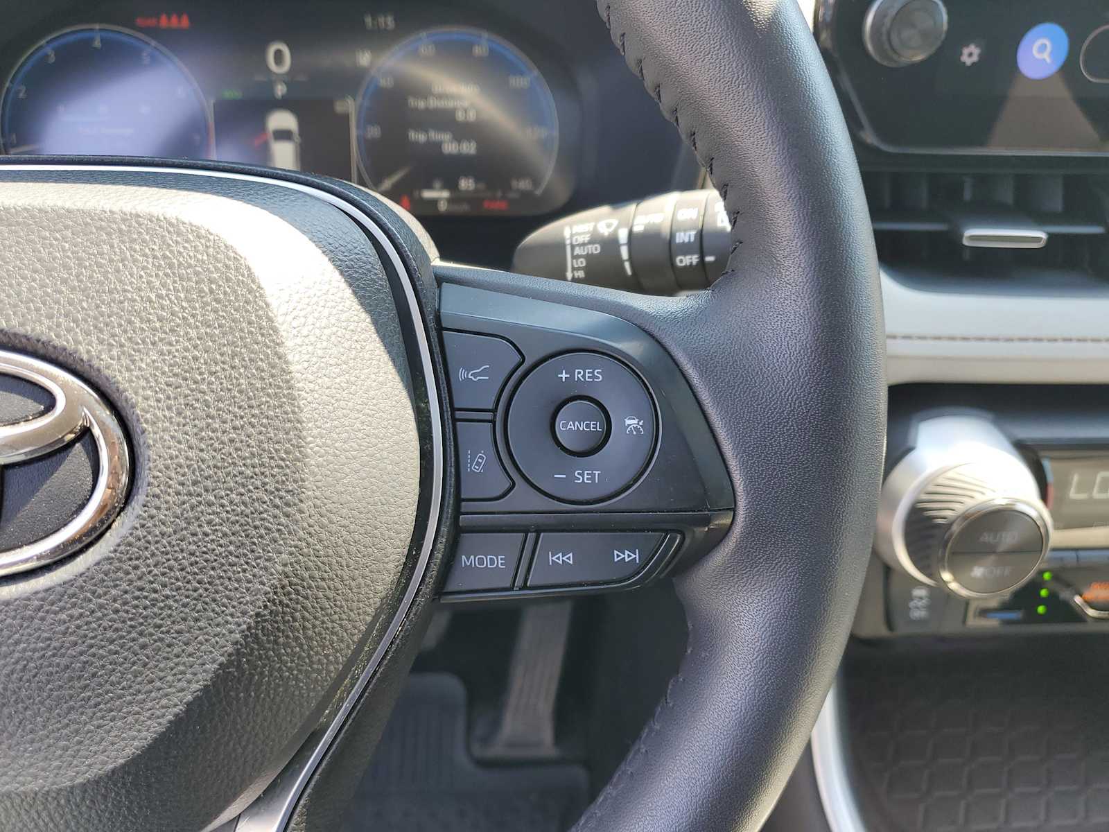 Thumbnail: 2025 Toyota RAV4 - 25