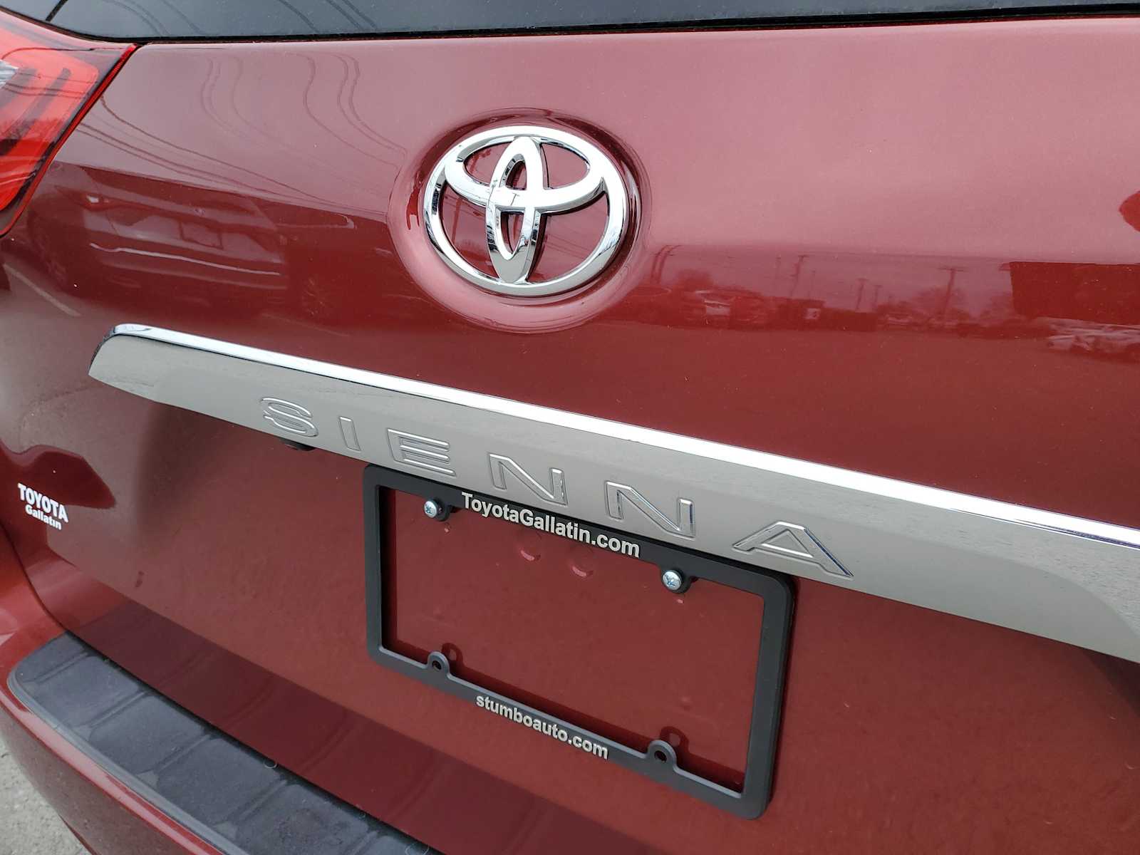 Thumbnail: 2020 Toyota Sienna - 8