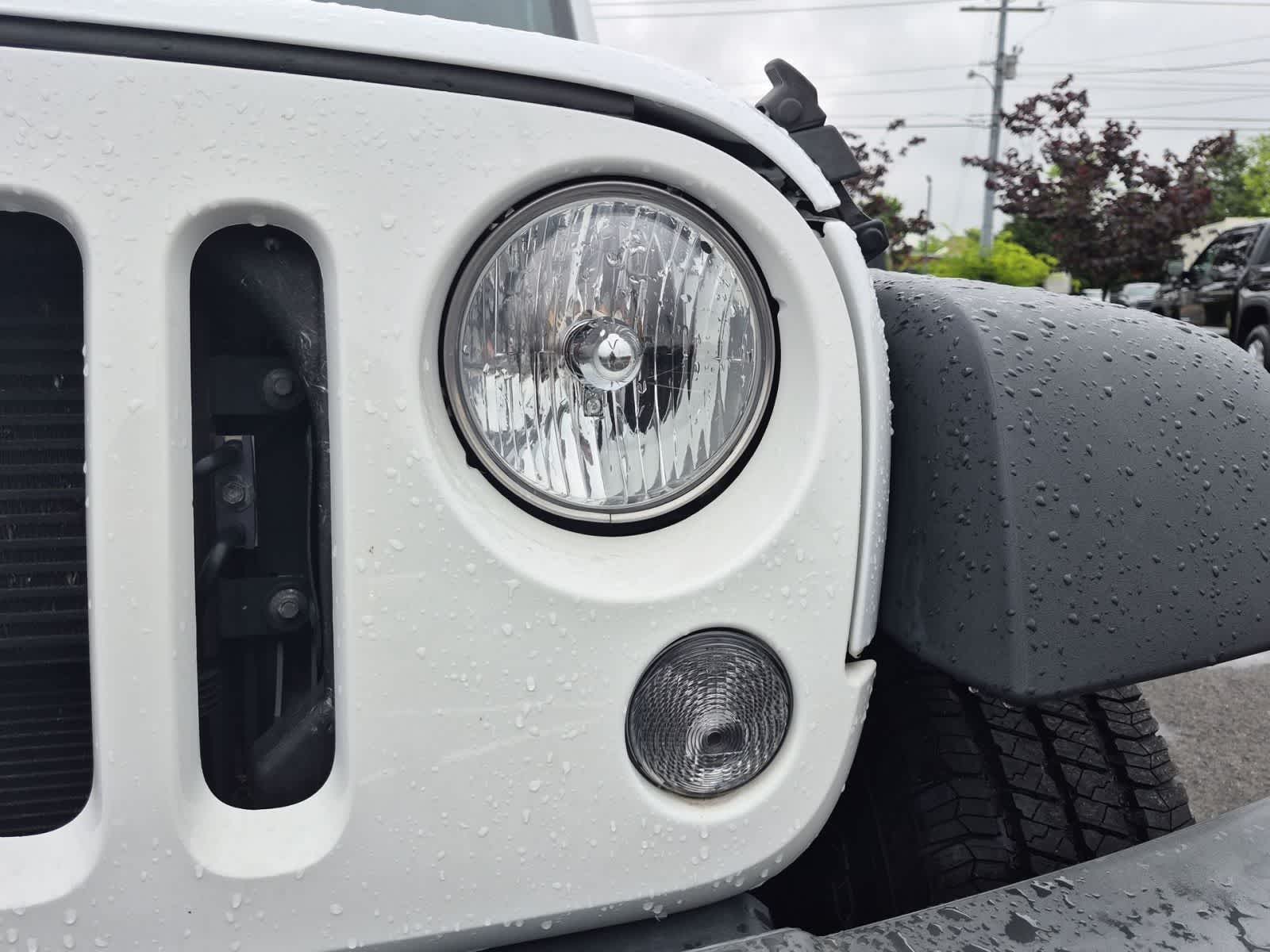 Thumbnail: 2018 Jeep Wrangler - 12