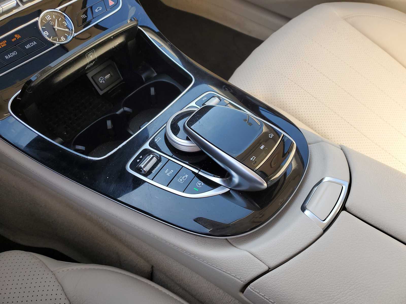 Thumbnail: 2017 Mercedes-Benz E-Class - 32