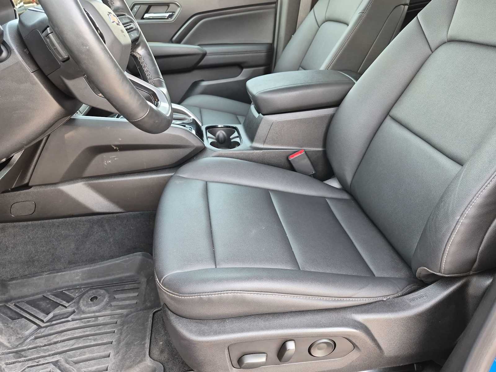 Thumbnail: 2023 Chevrolet Colorado - 9
