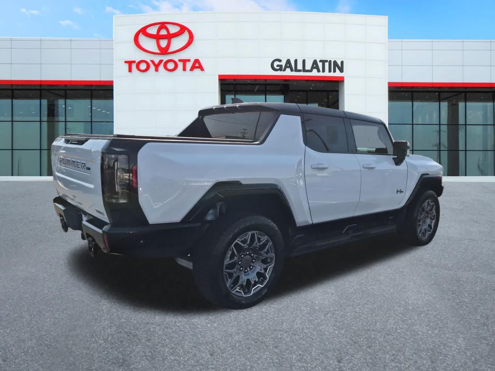 Thumbnail: 2023 GMC Hummer EV - 8