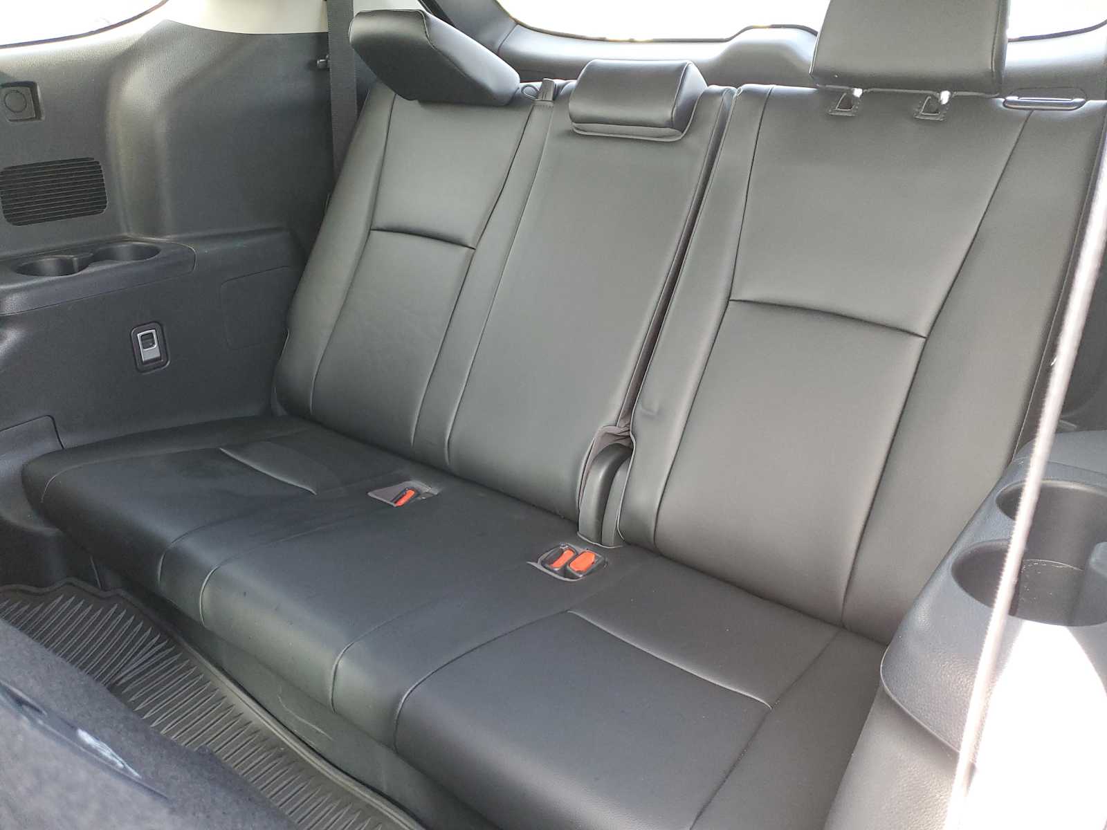 Thumbnail: 2023 Toyota Highlander - 16