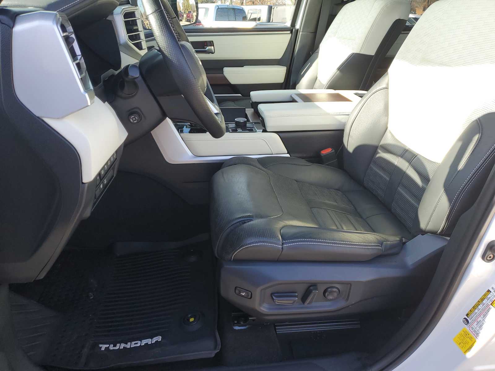 Thumbnail: 2022 Toyota Tundra - 17