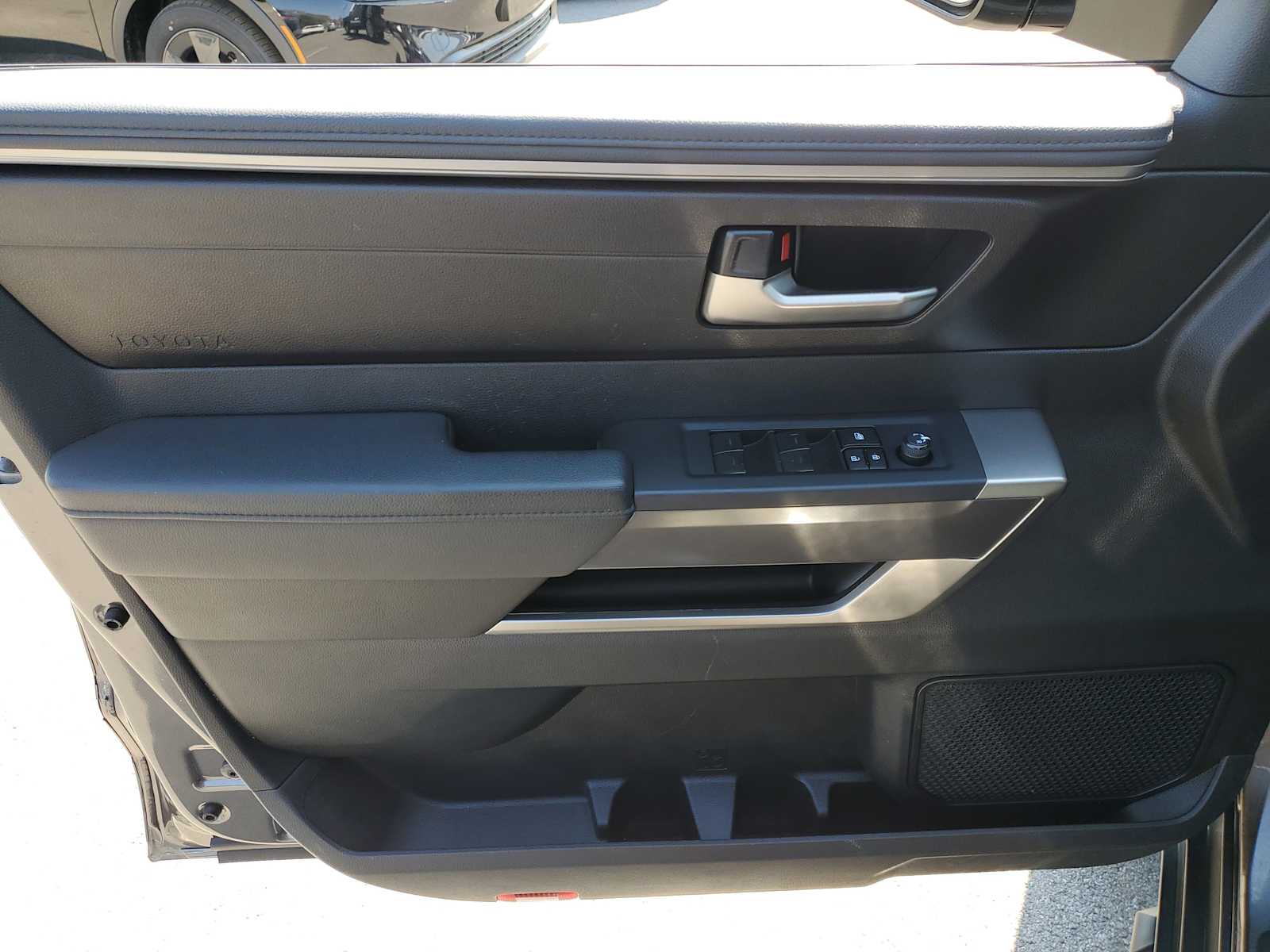 Thumbnail: 2023 Toyota Tundra - 15