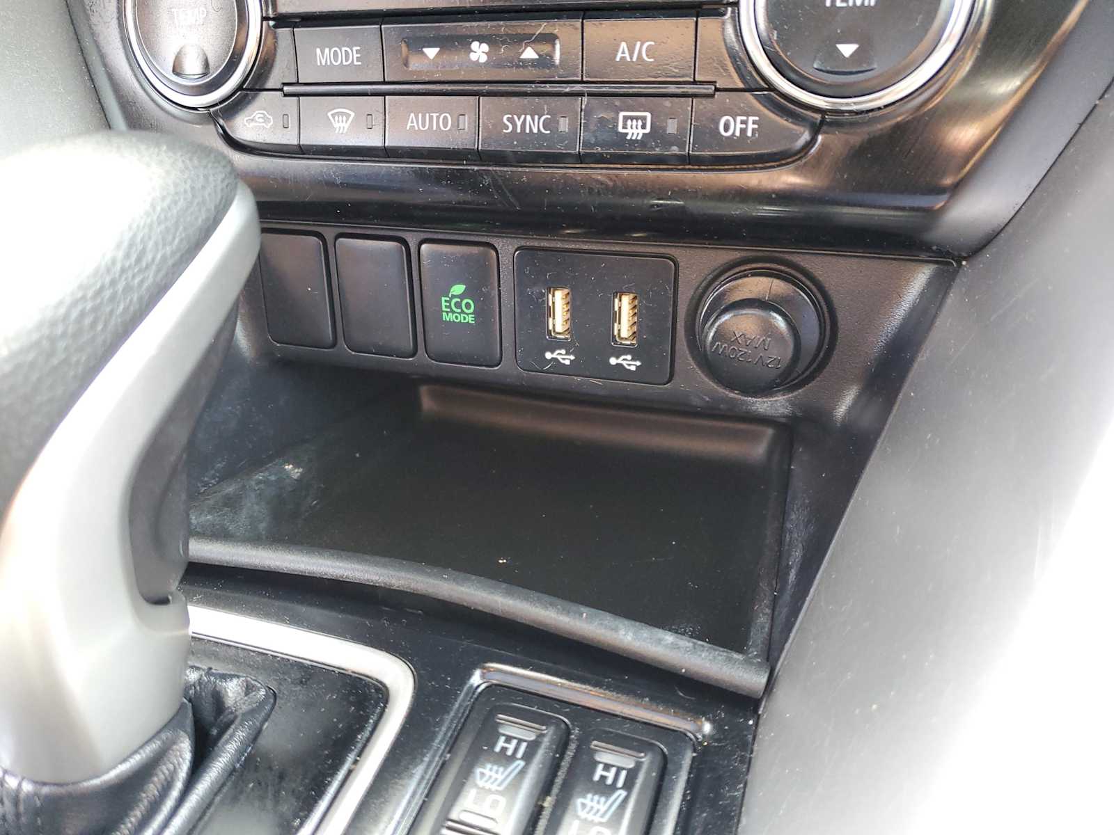 Thumbnail: 2022 Mitsubishi Eclipse Cross - 30