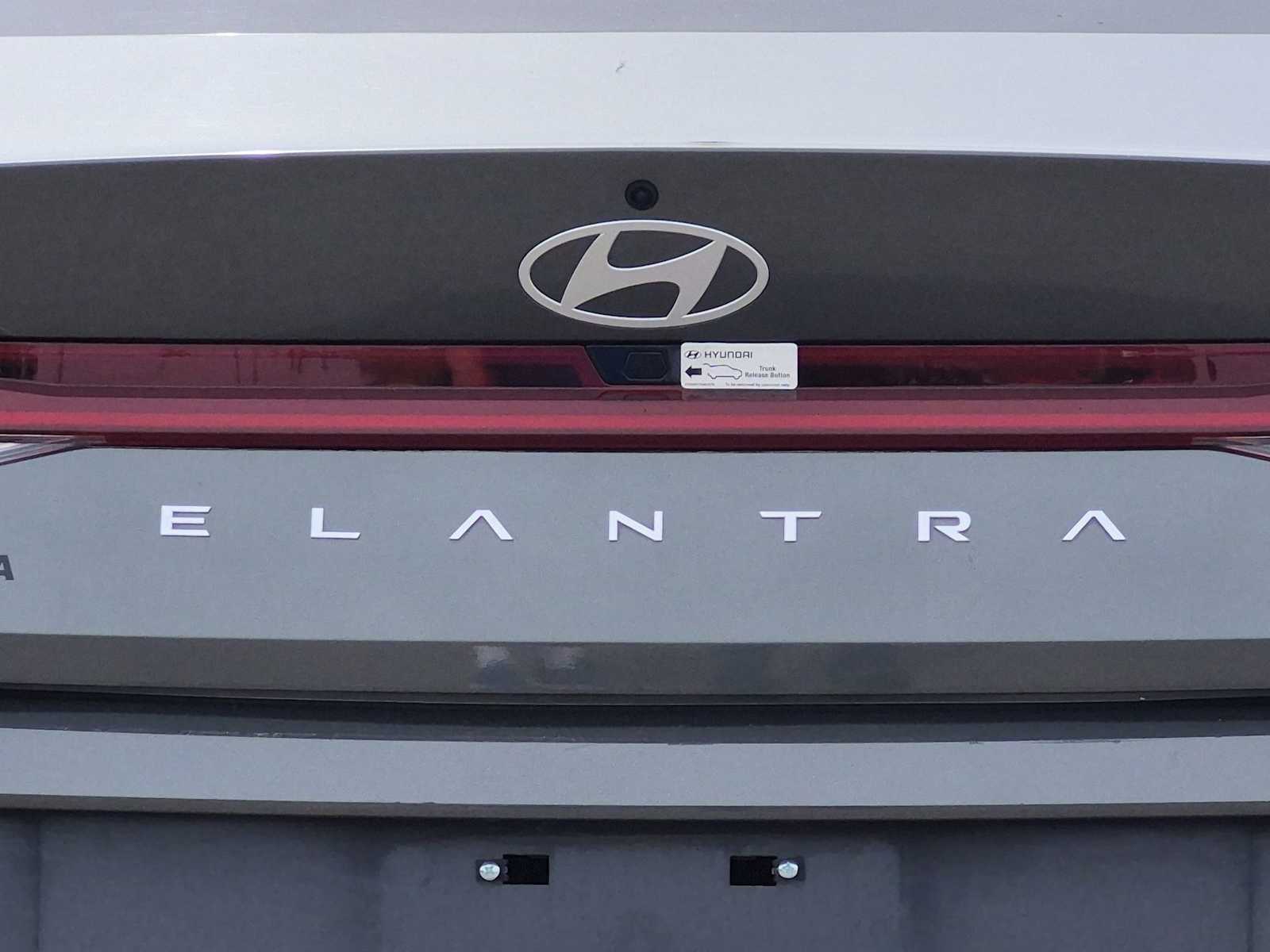 Thumbnail: 2025 Hyundai Elantra - 3