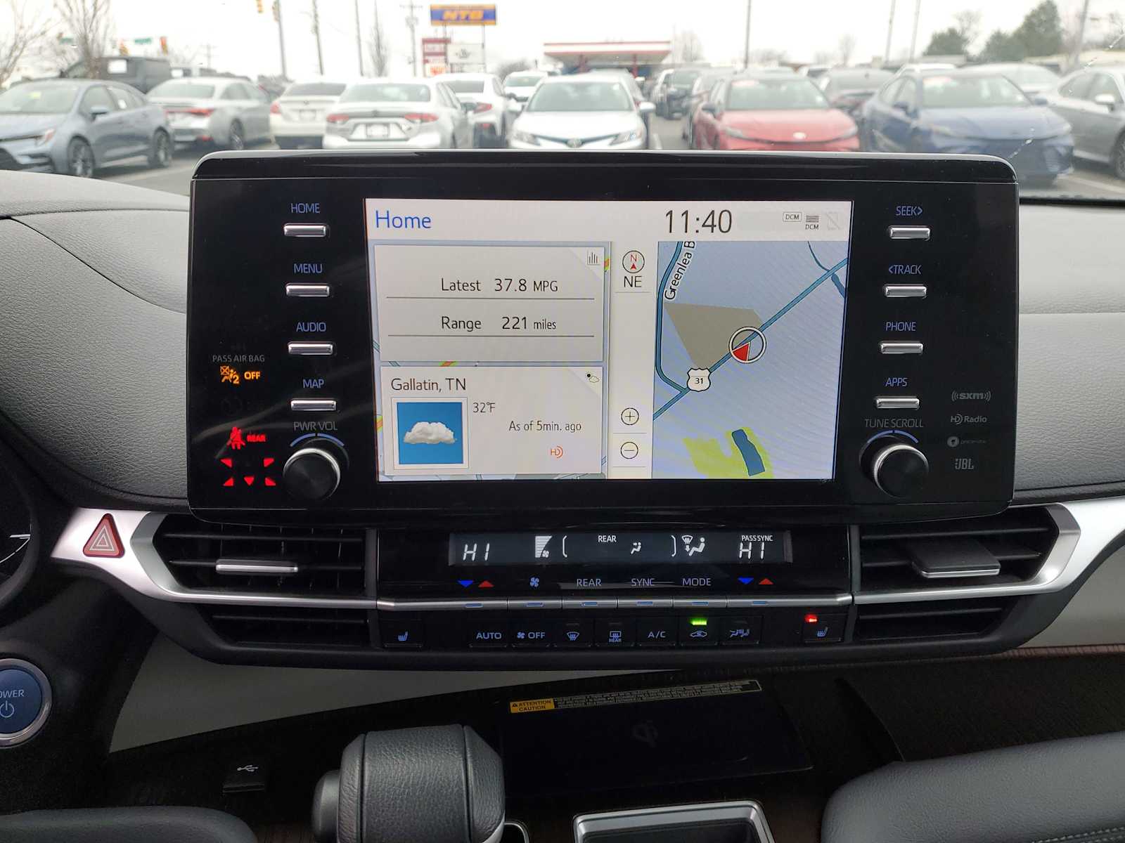 Thumbnail: 2024 Toyota Sienna - 28