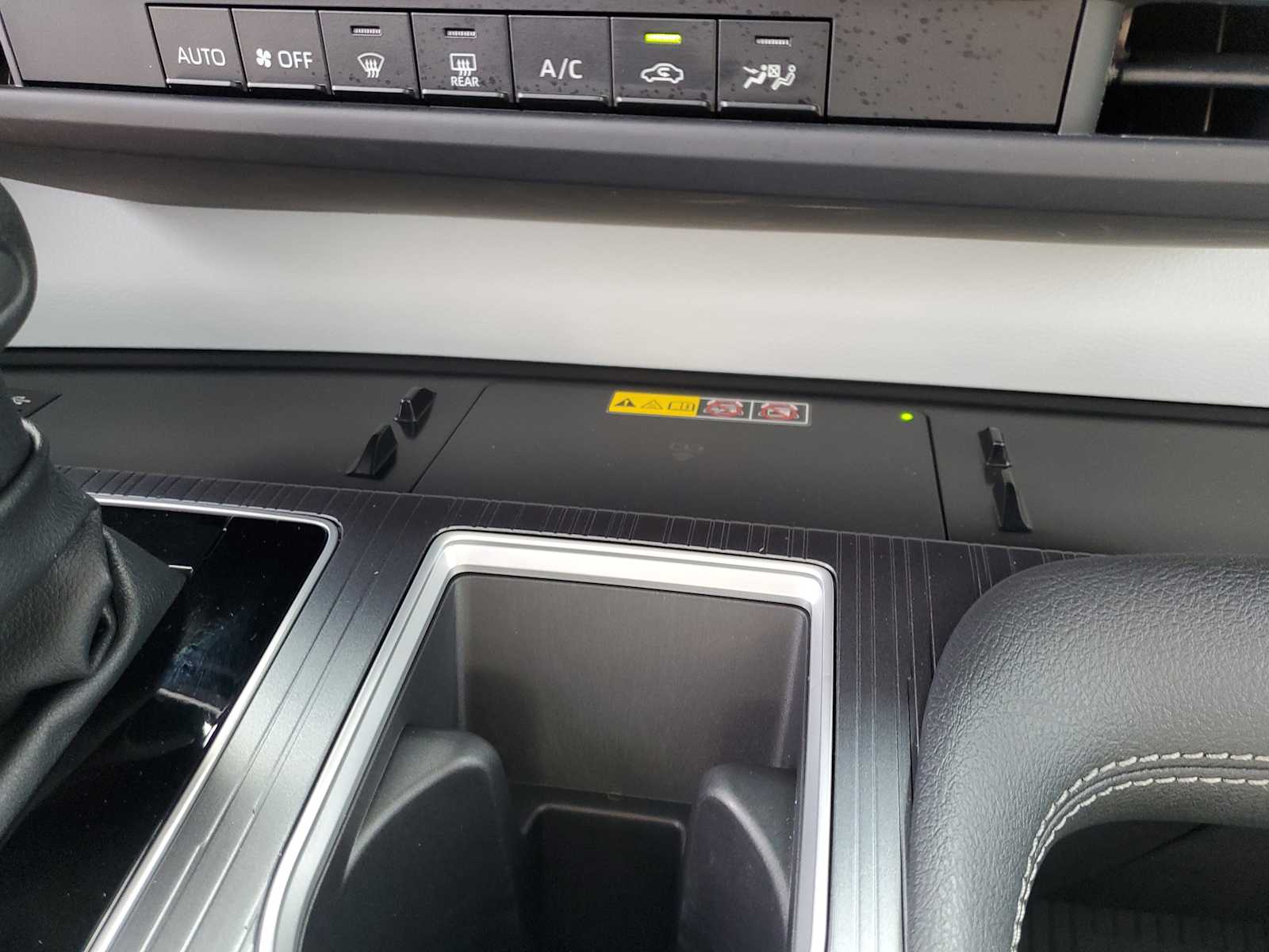 Thumbnail: 2025 Toyota Sienna - 29